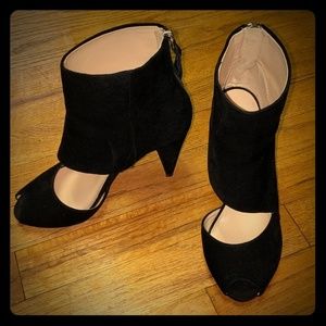 Sexy black Nine West heels.